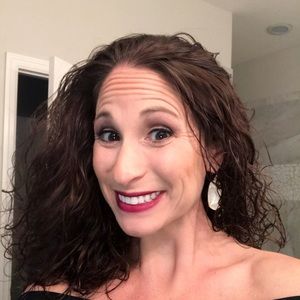 Meet your Posher, Whitney